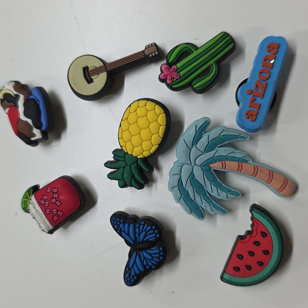 Jibbitz Croc Charms, Random Lot, Starwars, Shrek, Pets, Food, Travel, 27pc - Picture 4 of 4